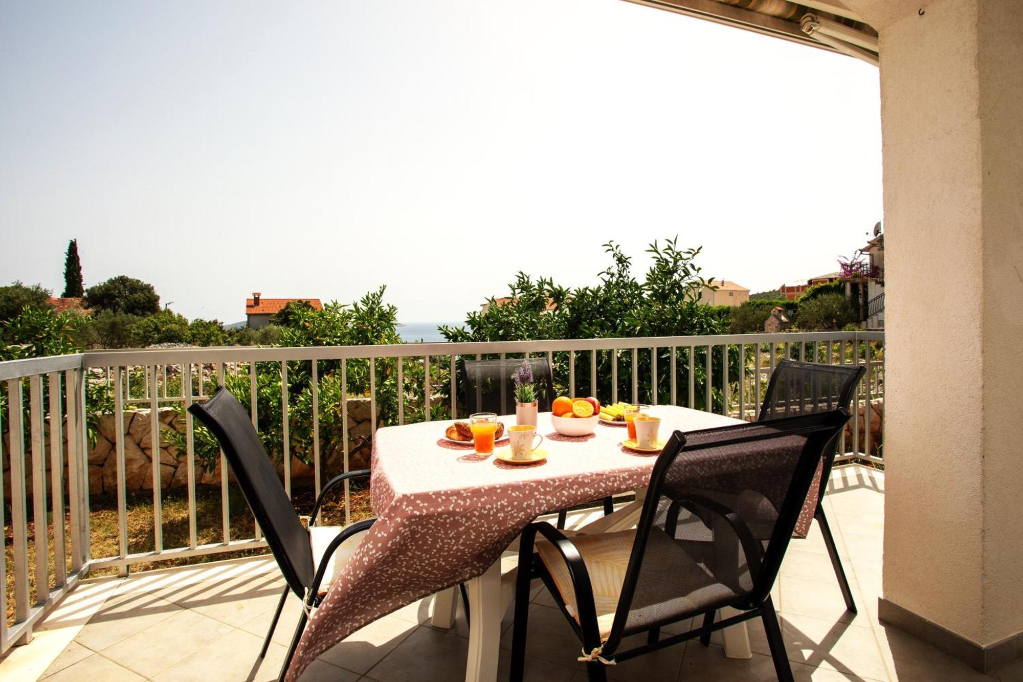 Holiday House Nena With Pool Vinisce Luaran gambar
