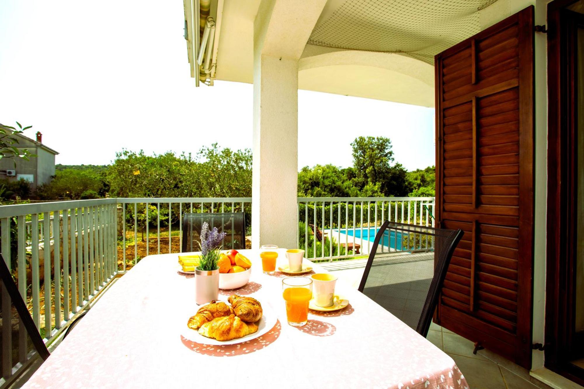 Holiday House Nena With Pool Vinisce Luaran gambar