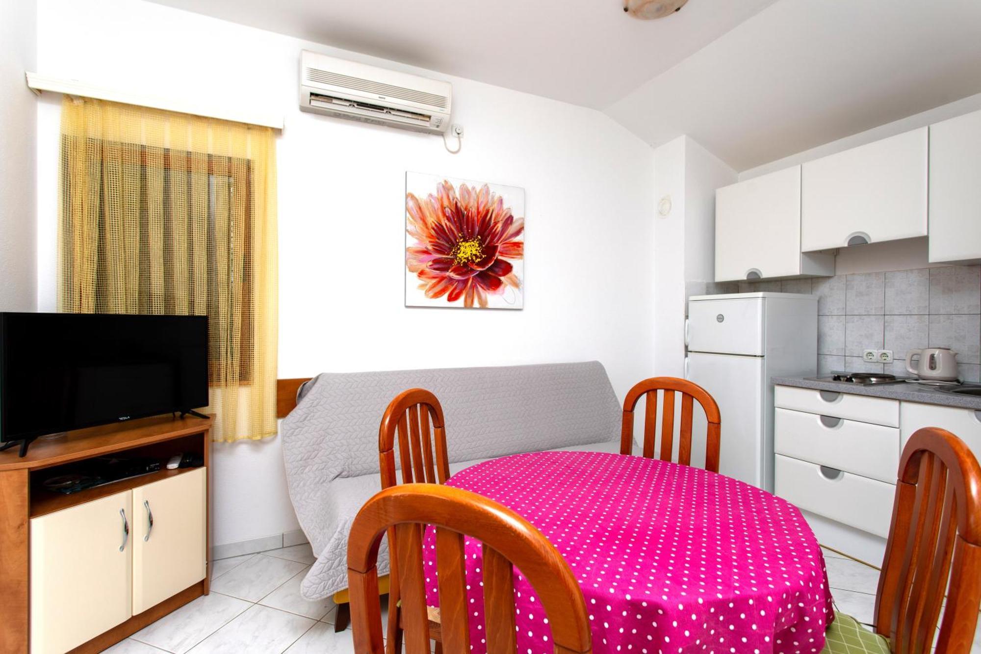 Holiday House Nena With Pool Vinisce Luaran gambar