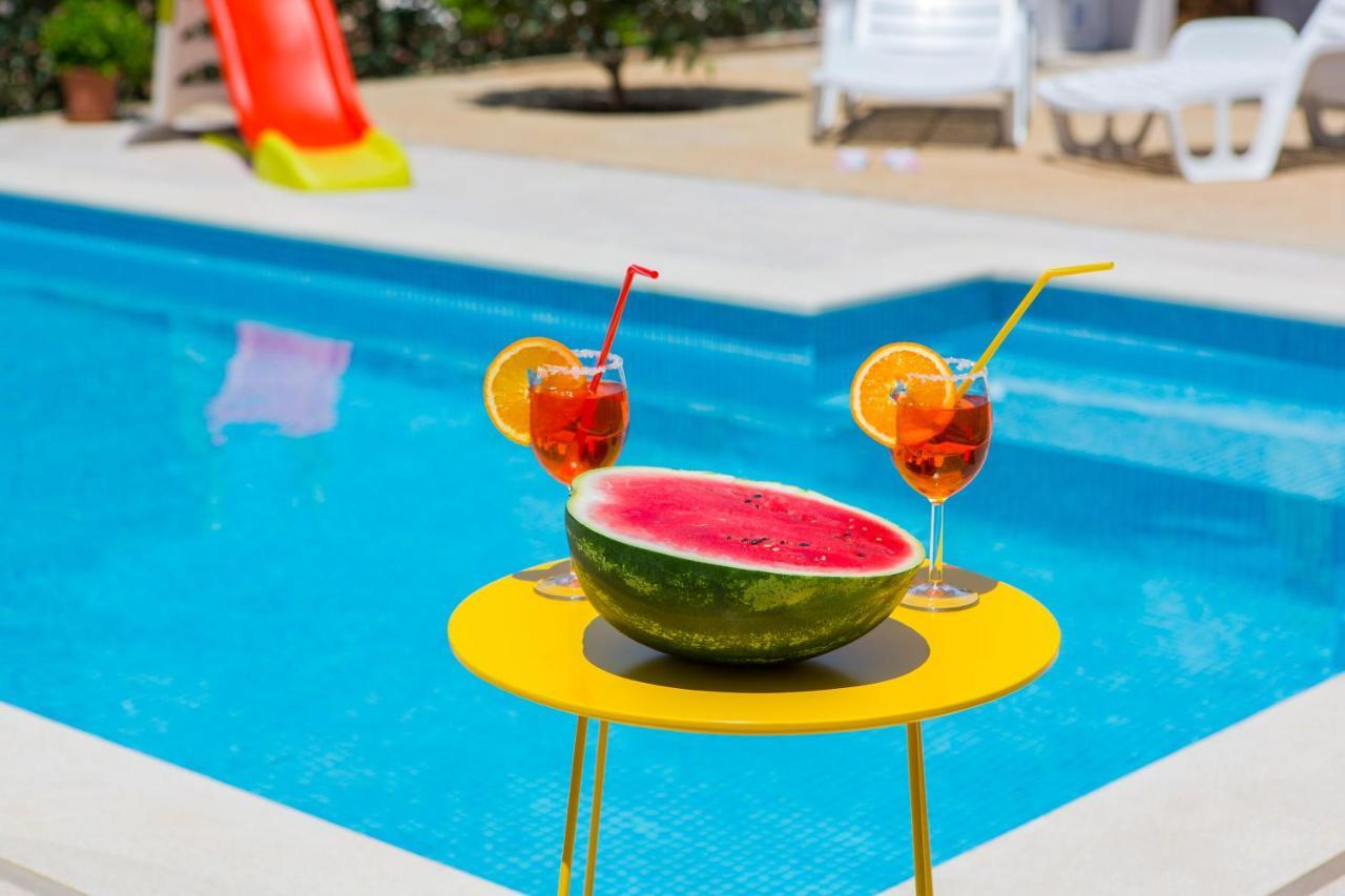 Holiday House Nena With Pool Vinisce Luaran gambar